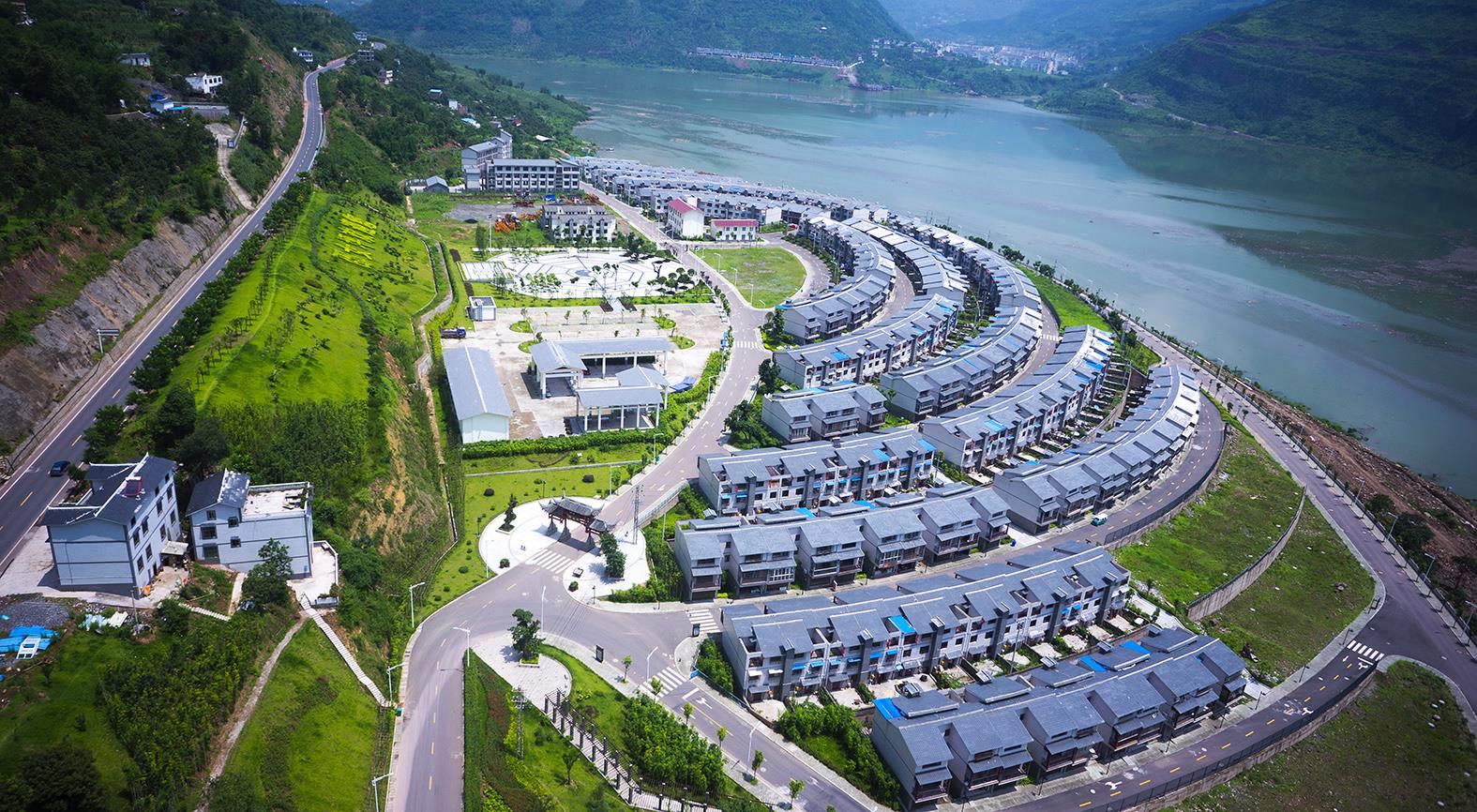 向家坝移民新居――依山傍水邵女坪