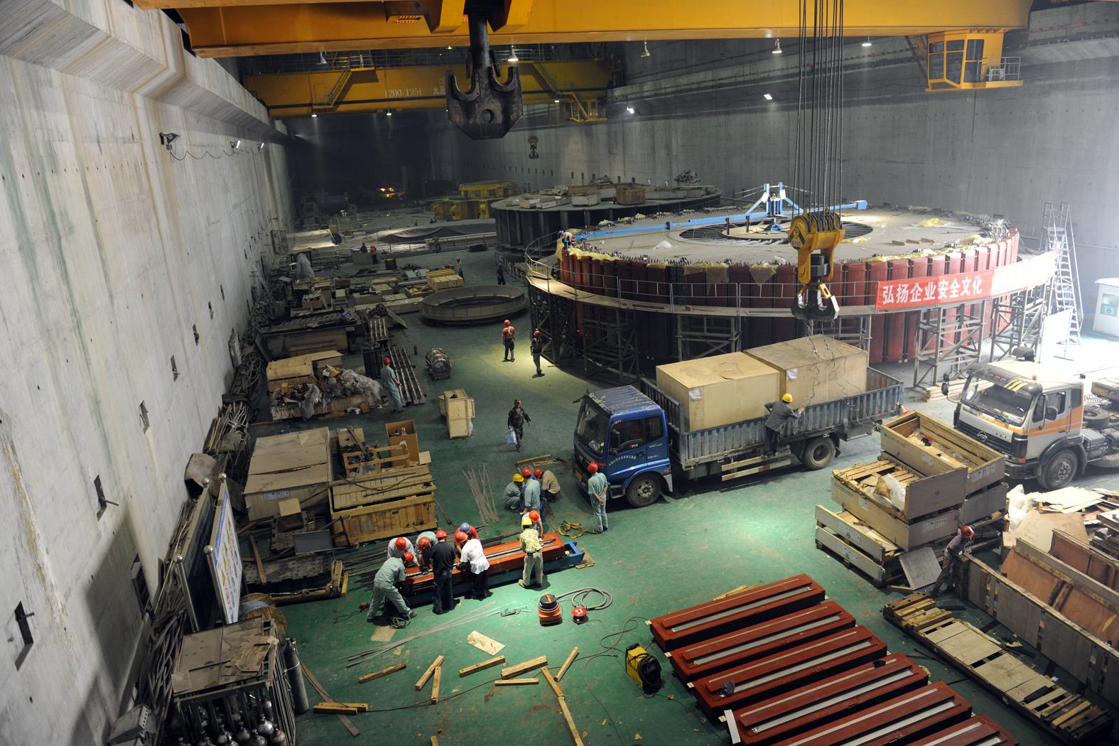 向家坝左岸坝后厂房